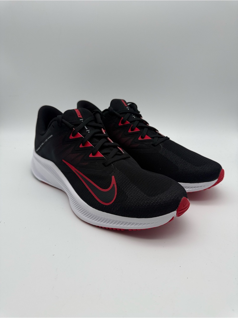 BRAND NEW Nike Quest 3 Men's Sneakers Black/University Red CD0230-004 Sz 10